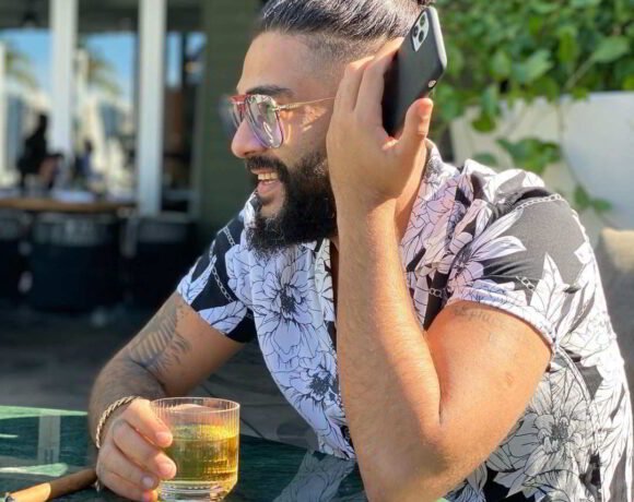 بیوگرافی ساسی مانکن و جنجال با دنیا جهانبخت