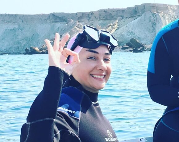 تصویر جنجالی هانیه توسلی و ترانه علیدوستی با لباس غواصی