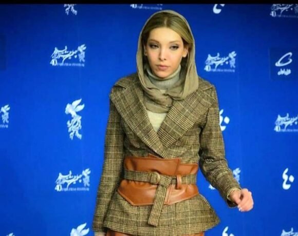 کاهش وزن صدف اسپهبدی برای نقش معتاد در فیلم علف زار: صدف که نقش فریبا را در فیلم علف زار بازی می کند ، شانس بالایی داشت برای نامزدی در بخش بهترین بازیگر نقش مکمل زن در این دوره از جشنواره فیلم فجر را داشت .