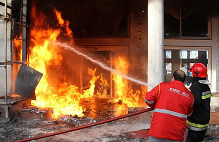 فوت دردناک زن ملایری در آتش سوزی عمدی شوهر