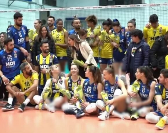 سعید معروف ومحمد موسوی دروالیبال با زنان همبازی شدند