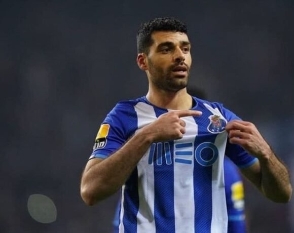 مهدی طارمی اشک دختر طرفدارش را در آورد