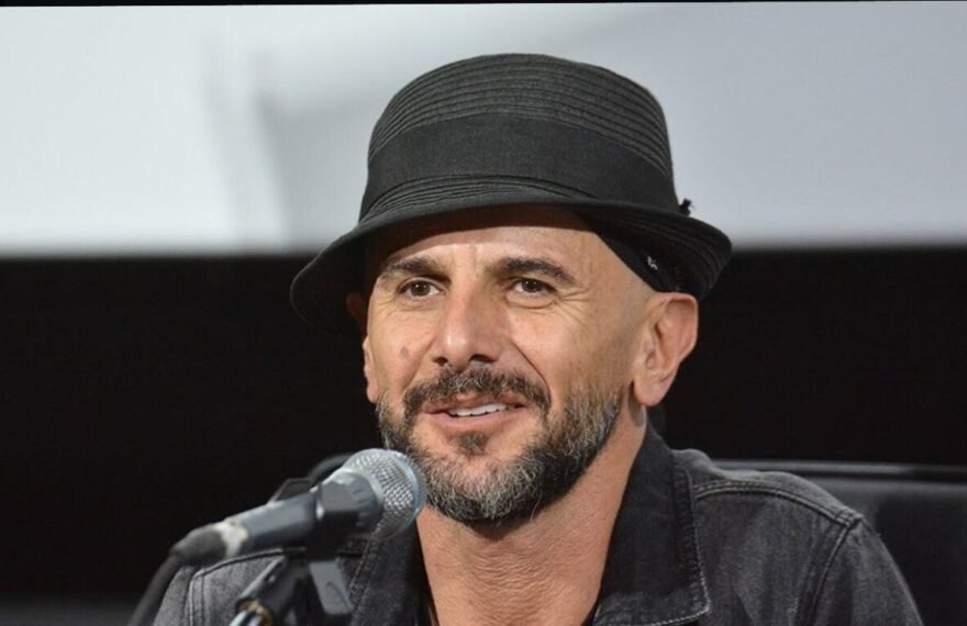 بیوگرافی امین حیایی