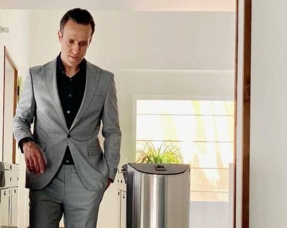 علی کریمی هم از ایران رفت