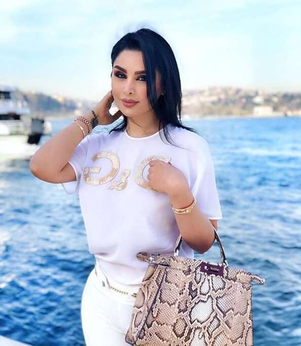 دنیا جهانبخت