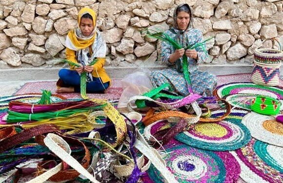 برای محصولات این دختر روستایی صف می کشند