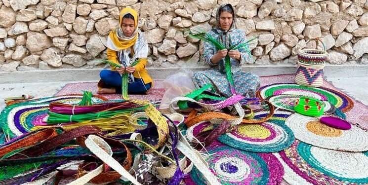 برای محصولات این دختر روستایی صف می کشند