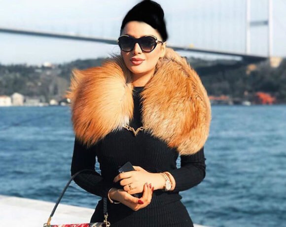 دنیا جهانبخت