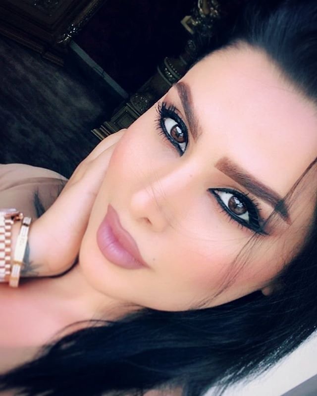 دنیا جهانبخت