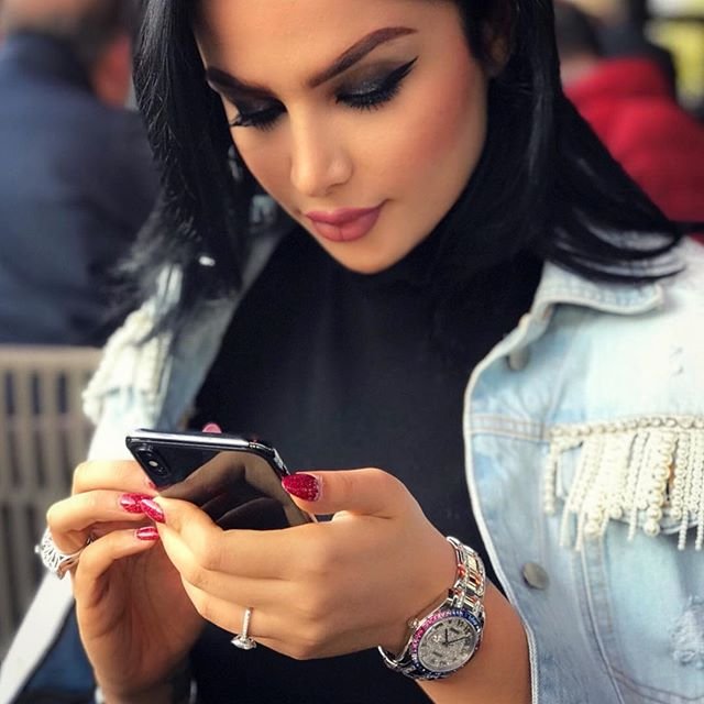 دنیا جهانبخت