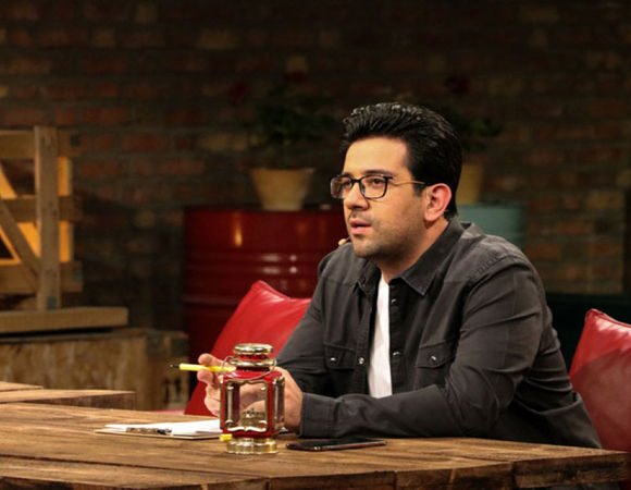 حمله با قمه به مجری تلویزیون