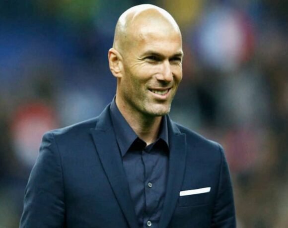 زیدان برای کاشتن مو به استانبول رفت