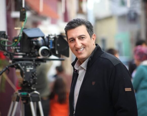 یوسف صیادی به سوگ مادر نشست