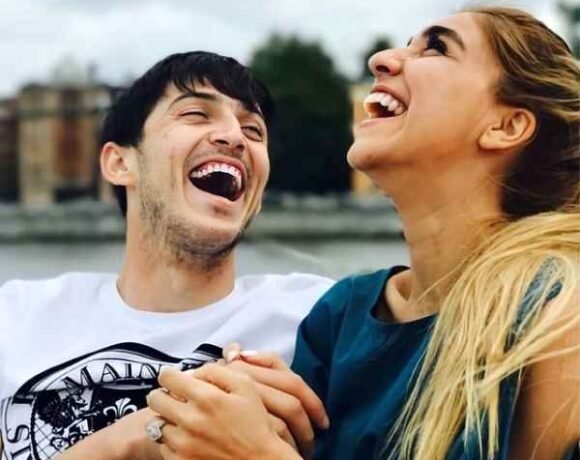 بیوگرافی آناهیتا کریمی همسر سردار آزمون