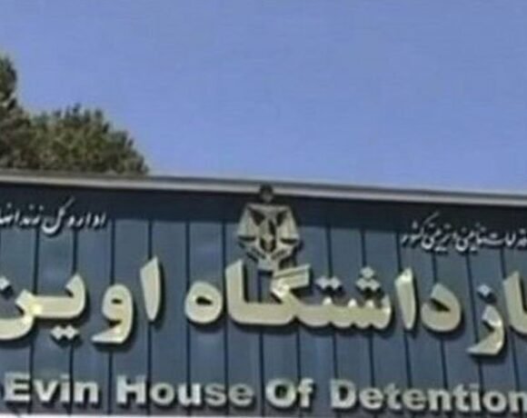 زندان اوین آتش گرفت