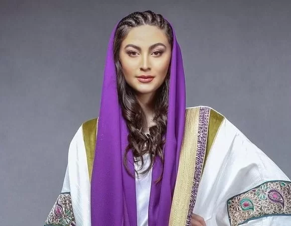 تیپ خاص مریم مومن با کلاه شاپو