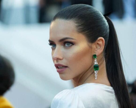 مدل برزیلی که بخاطر زیبایی سفیر جام جهانی شد / عکس