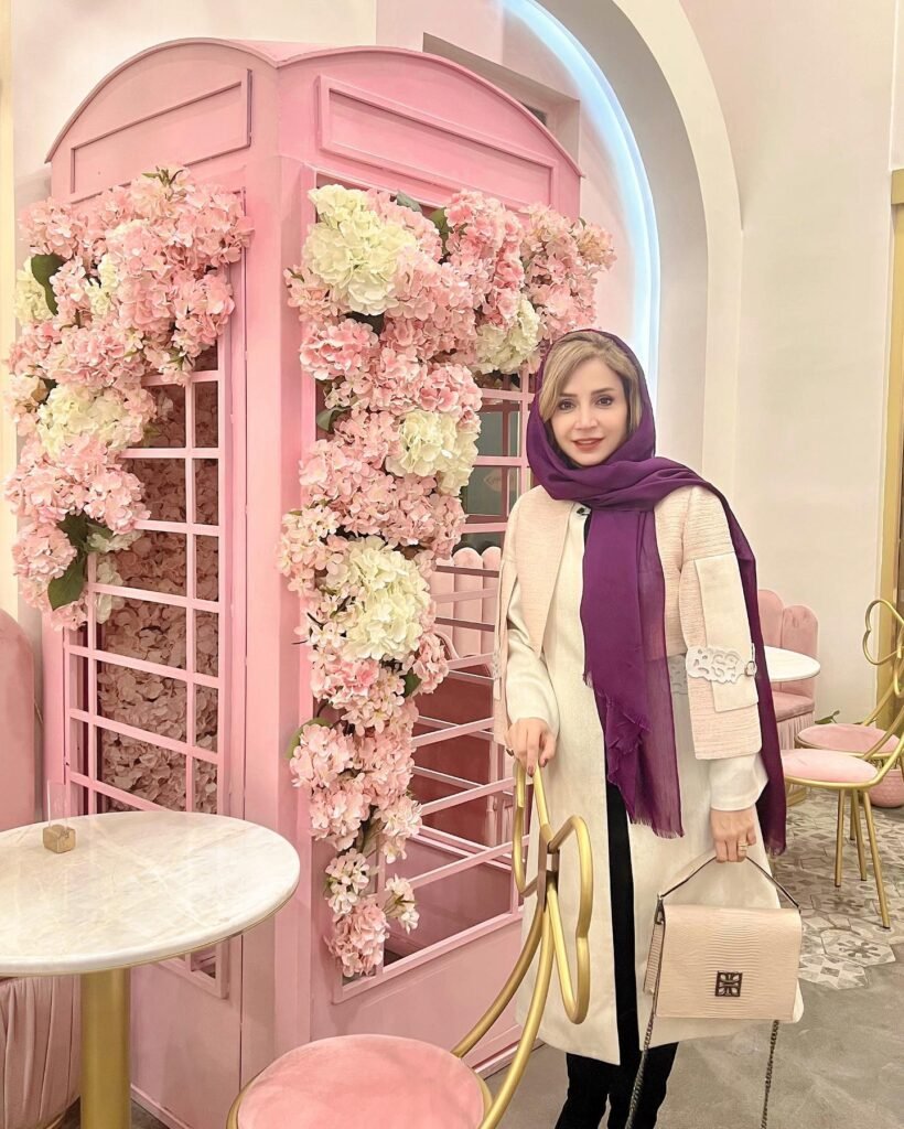 شبنم قلی خانی