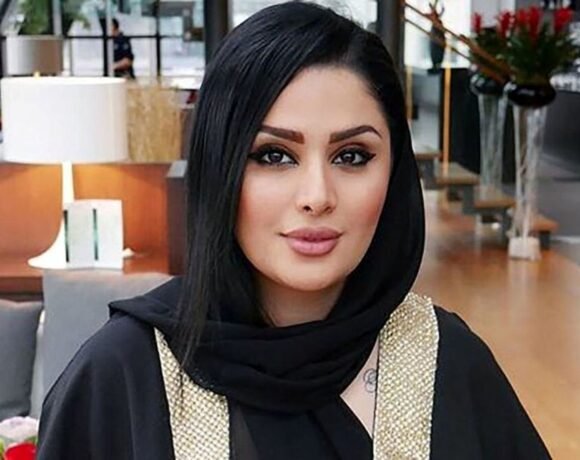 هیکل حسرت برانگیز دنیا جهانبخت در لندن