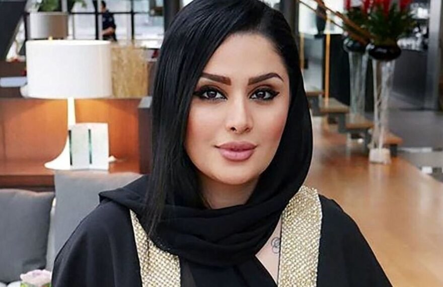 هیکل حسرت برانگیز دنیا جهانبخت در لندن