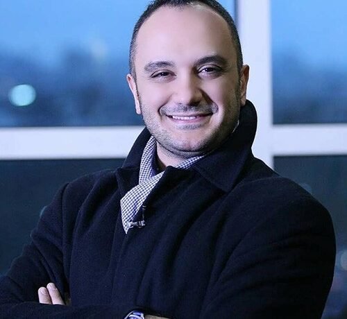 احسان کرمی در کنار پرویز صیاد و فرامرز اصلانی