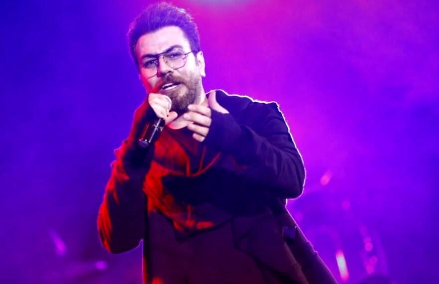 آهنگ آقاسی باعث پلمپ یک سالن کنسرت شد