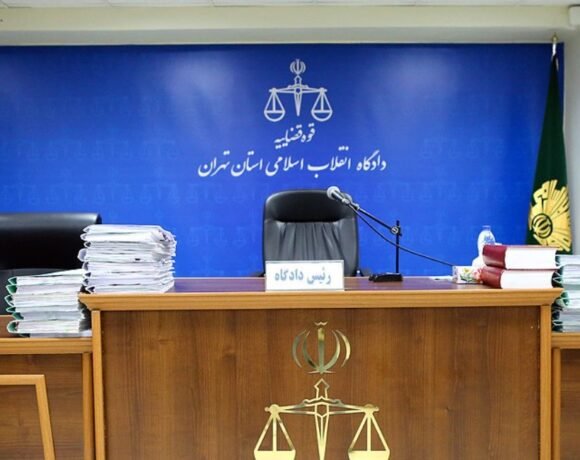 دختر 37 ساله کلاه مرد 70 ساله را برداشت