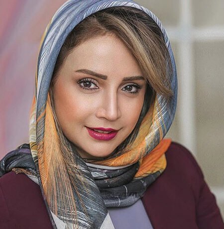 شبنم قلی‌خانی در تخت جمشید