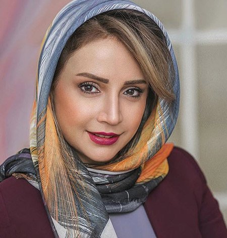 شبنم قلیخانی در تخت جمشید