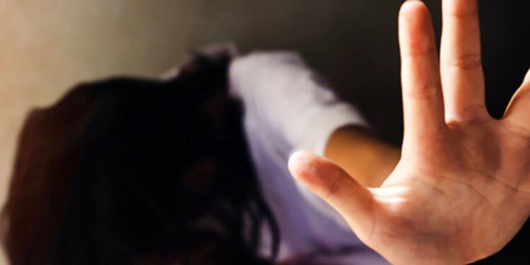 تجاوز شوهر عمه به دختر ۱۵ ساله