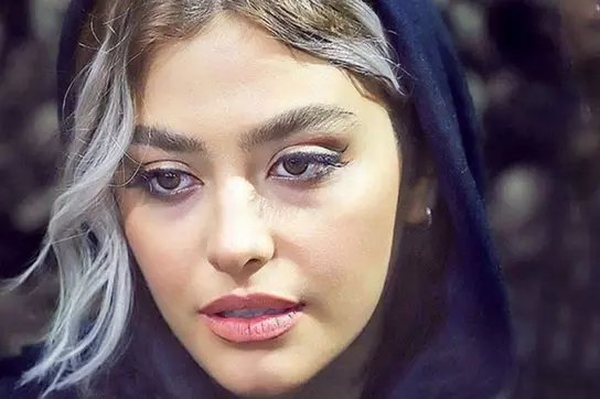 برهنگی به بهانه آزادی؛ ریحانه پارسا در ترکیه برهنه شد